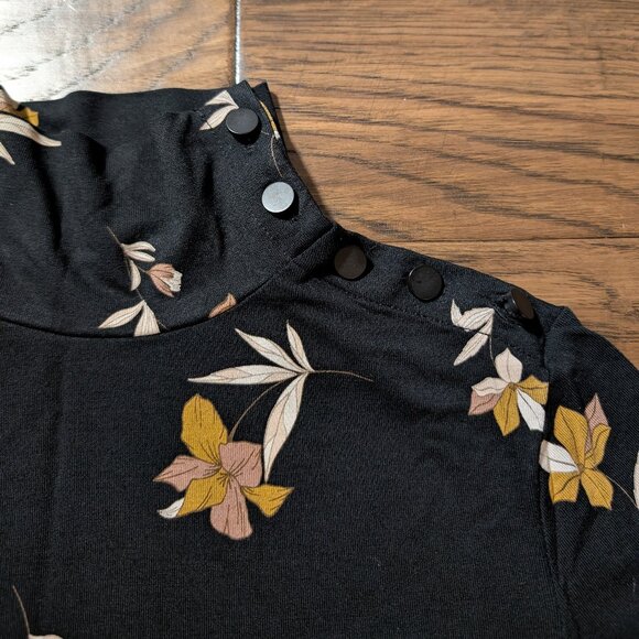 RW&CO mock neck floral top black size small - Picture 4 of 12